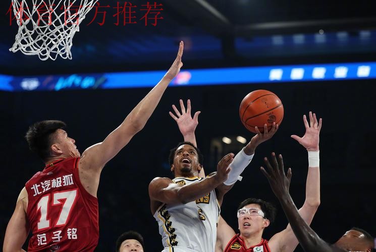 CBA疯狂一夜!广厦爆冷惨败辽篮,北京破纪录大胜新疆,青岛两连胜 CBA疯狂一夜!广厦爆冷惨败辽篮,北京破纪录大胜新疆,青岛两连胜